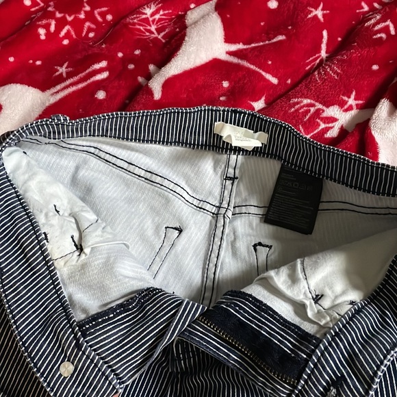 Women’s shorts, black and white stripes - Picture 3 of 3